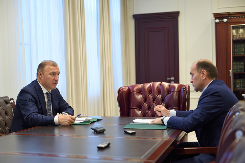 Глава Адыгеи провел рабочую встречу с руководителем УФНС РФ по РА