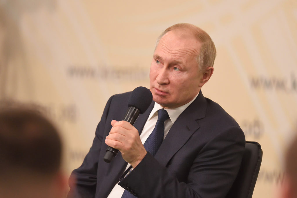 В Адыгее Президент РФ Владимир Путин и представители общественности обсудили развитие сельских территорий