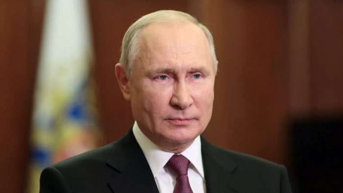 Путин призвал оказывать успешным молодым исследователям господдержку