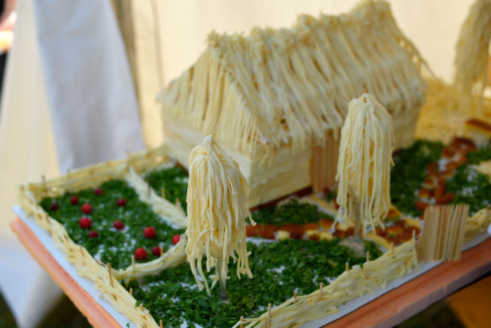 В горах Адыгеи открылся двухдневный фестиваль адыгейского сыра в честь 100-летия государственности региона