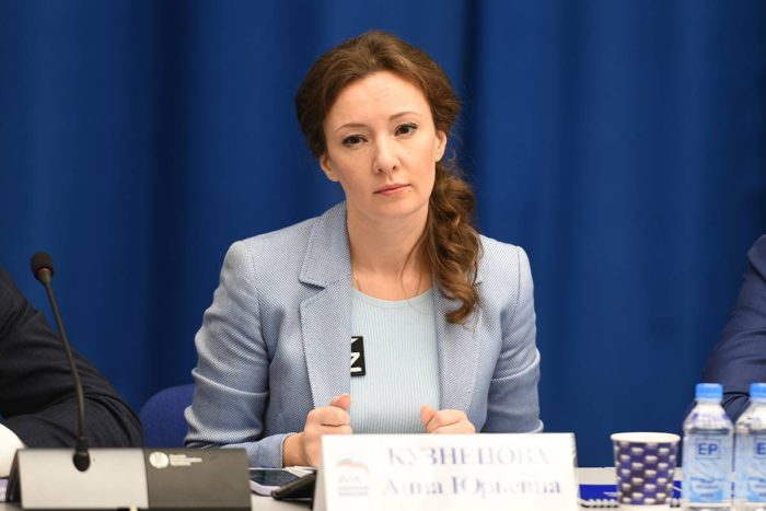 «Единая Россия» предложила не учитывать доходы от участия в СВО при расчёте универсального пособия для семей