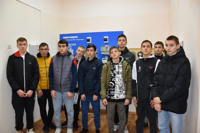 День открытых дверей для студентов Майкопа провели в Адыгейском филиале «Россети Кубань»
