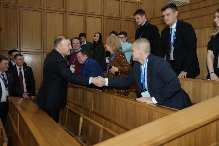 Мурат Кумпилов встретился в Москве с выпускниками и студентами МГУ из Адыгеи