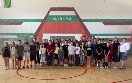 На базе ФОКа «Кавказ» прошло мероприятие, приуроченное ко Дню Государственного флага РФ