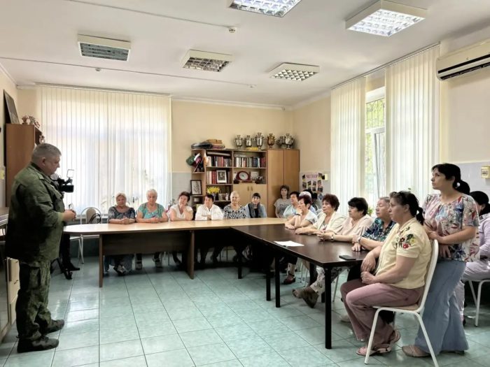 В Майкопе ветеран СВО провёл лекцию о служении Отечеству и сохранении исторической памяти