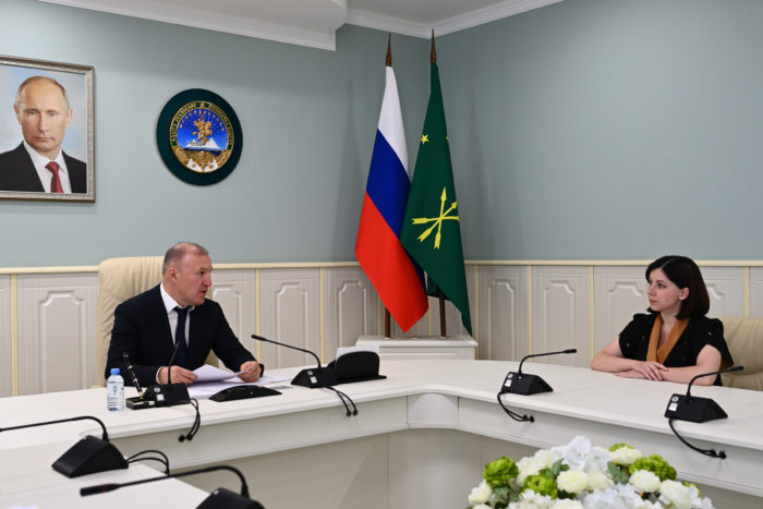 Главе Адыгеи представлен новый заместитель министра культуры республики