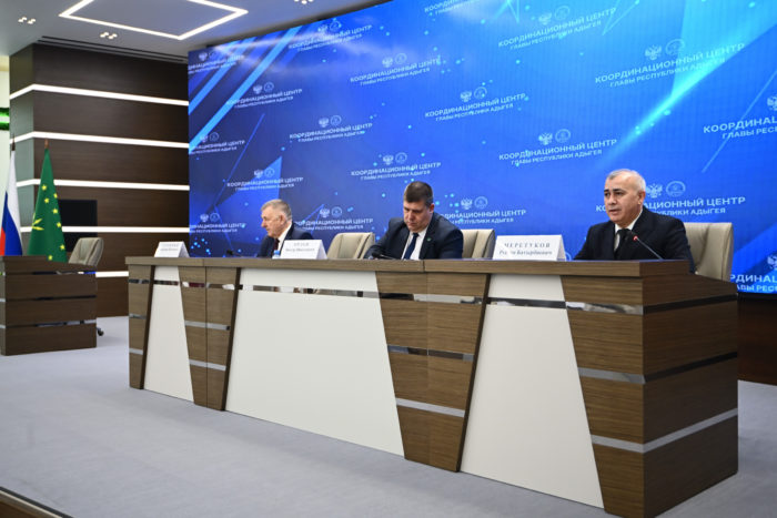 В Доме правительства РА подвели итоги развития здравоохранения за год и наградили лучших участковых врачей-терапевтов