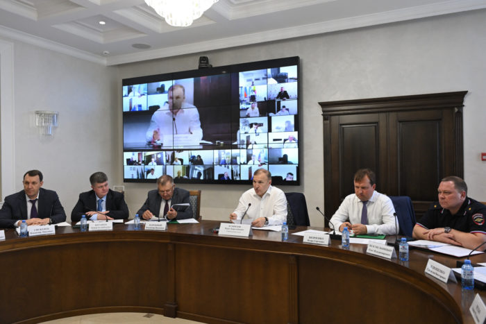 Мурат Кумпилов провёл заседание Комиссии по обеспечению безопасности дорожного движения в РА