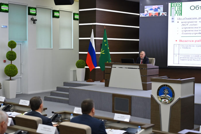 Глава Адыгеи провёл планёрное совещание Кабинета министров РА