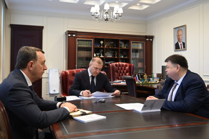 Мурат Кумпилов заслушал доклад Уполномоченного по правам человека в Адыгее