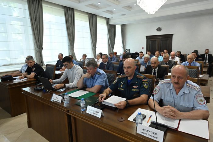 Глава Адыгеи поставил задачи в сфере обеспечения правопорядка