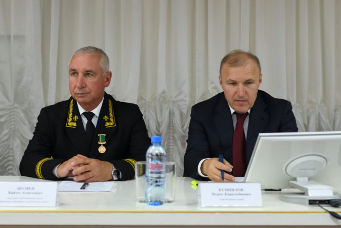 Глава Адыгеи поблагодарил за работу ушедшего в почетную отставку председателя Верховного суда республики