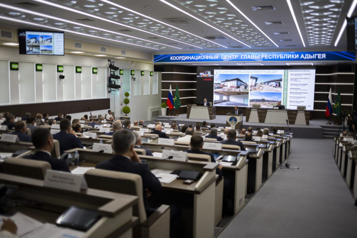 Мурат Кумпилов провёл планёрное совещание Кабмина РА