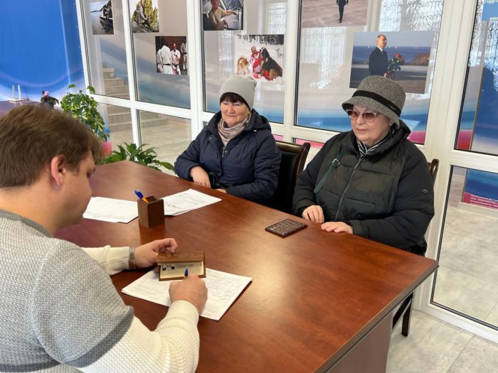 В Адыгее прошел единый день сбора подписей в поддержку выдвижения Президента