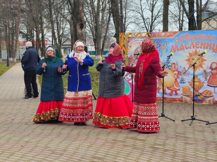 В парке им.Горького села Красногвардейского шумно и весело прошли традиционные масленичные гуляния