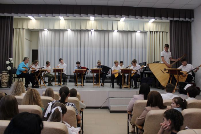 Наполненный музыкой зал