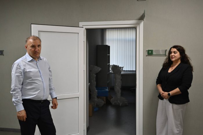 Глава Адыгеи посетил ряд соцобъектов, где ведется капремонт в рамках нацпроектов и госпрограмм