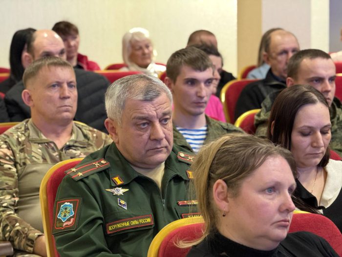 Глава района напомнил о возможности подписать контракт с Министерством обороны