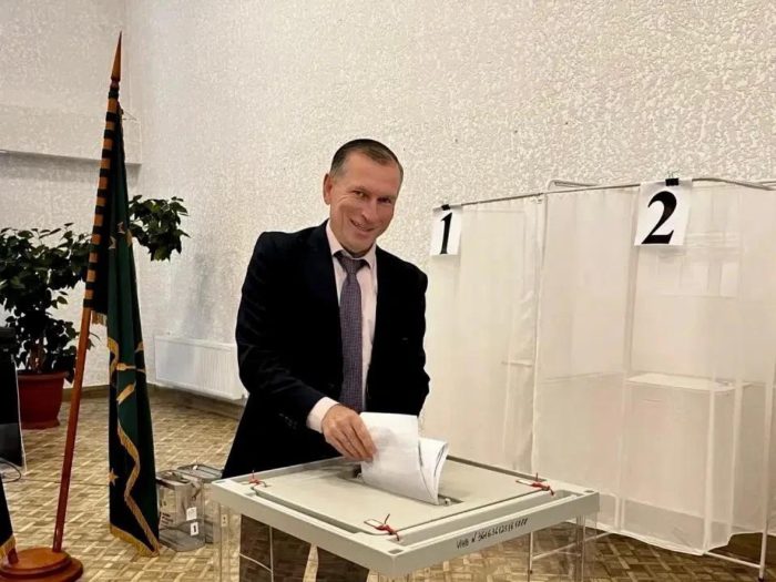 Темур Губжоков исполнил свой гражданский долг на избирательном участке № 73