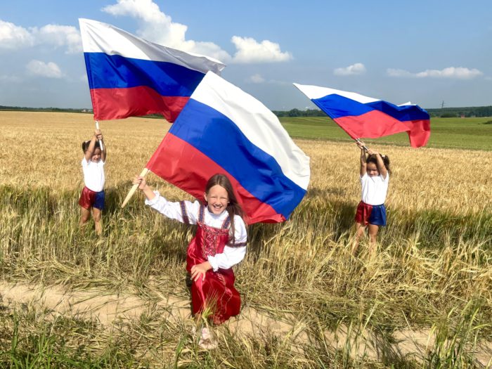 Музей Победы приглашает жителей Республики Адыгея стать участниками онлайн-флешмоба ко Дню государственного флага