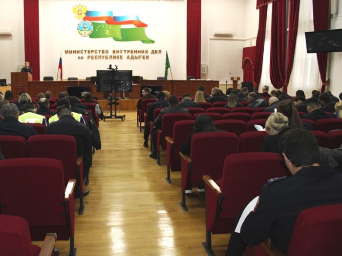 Сотрудники МВД по Адыгее приняли участие в мемориально-патриотической акции «Диктант Победы»